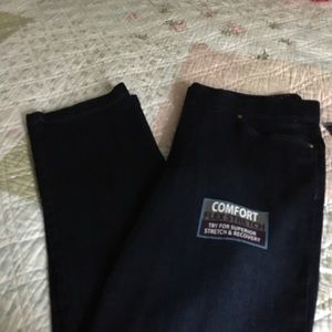 Gloria Vanderbilt Pull On Straight Leg mid rise 14